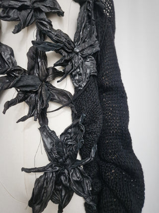 Loose knit flower decor jumper